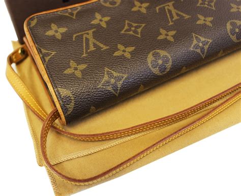 louis vuitton pochette price euro|louis vuitton pouch bag.